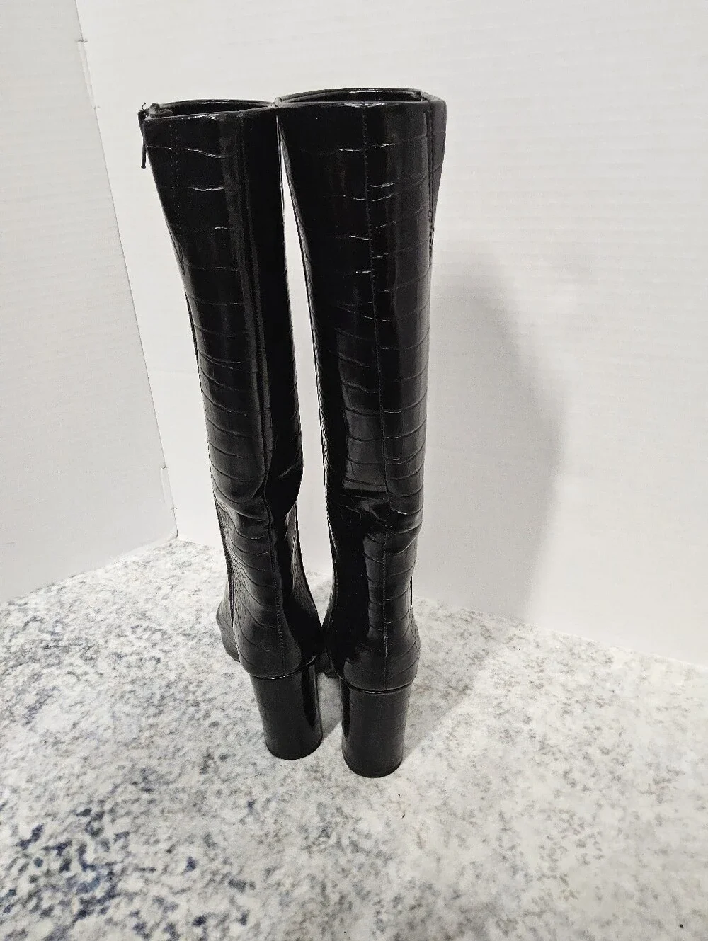 NWOT Size 5M Women's Black Croc-Embossed Knee Boots - Sleek Zip Detail